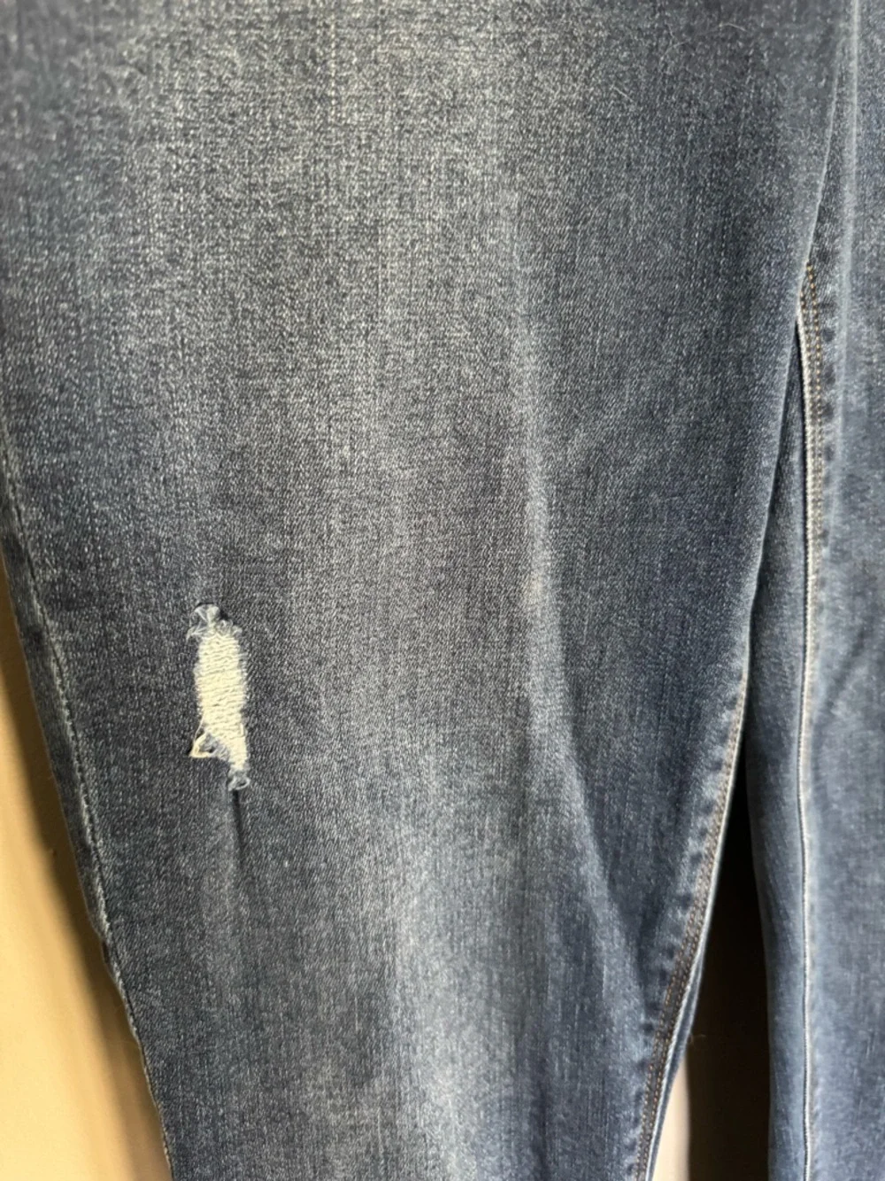 SPANX Pull-On Denim Leggings Sz M Med DarkWash Stretch Skinny Raw Hem Distressed - Picture 3 of 10
